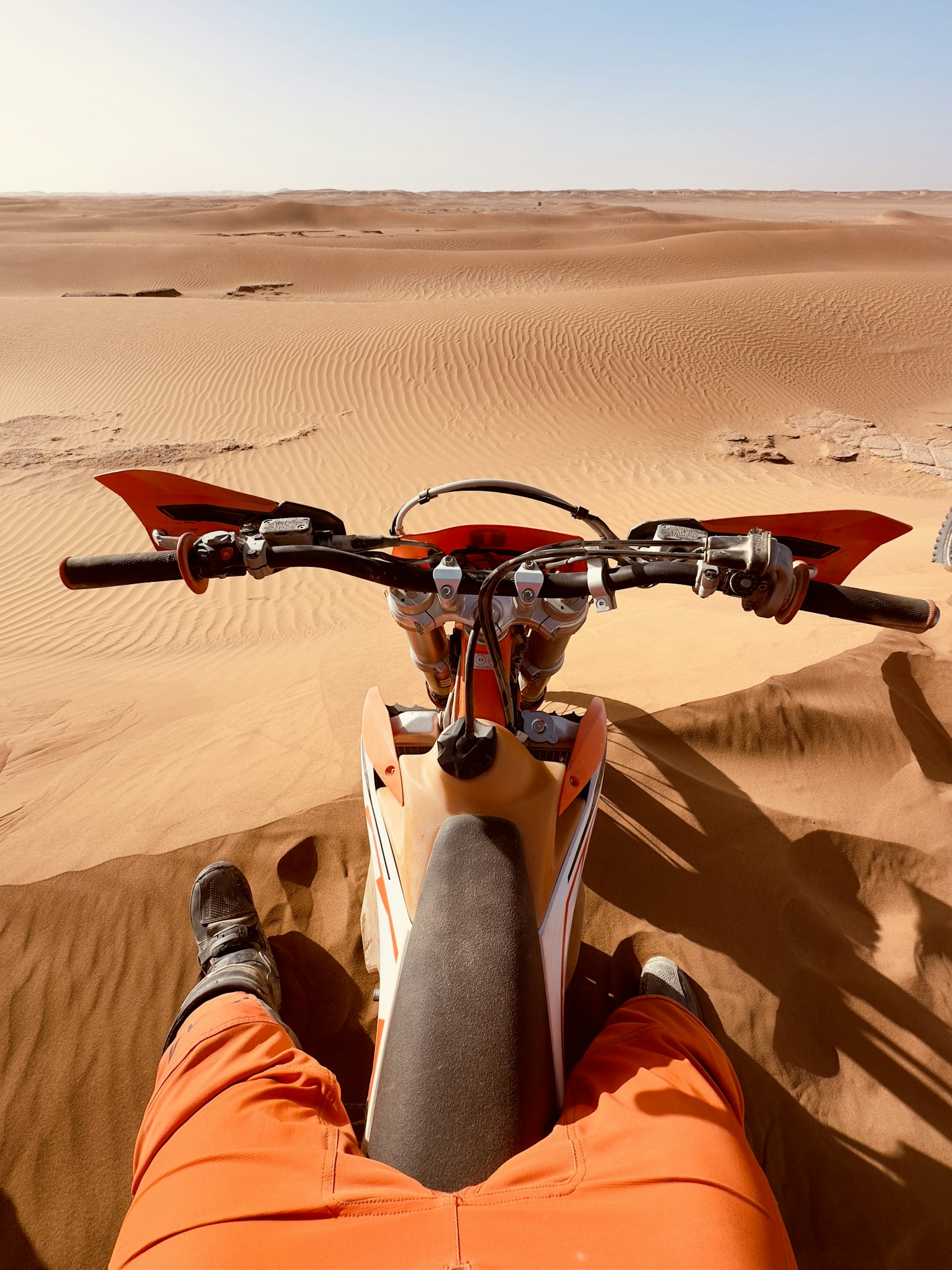 Une journée type sur un raid enduro au Maroc