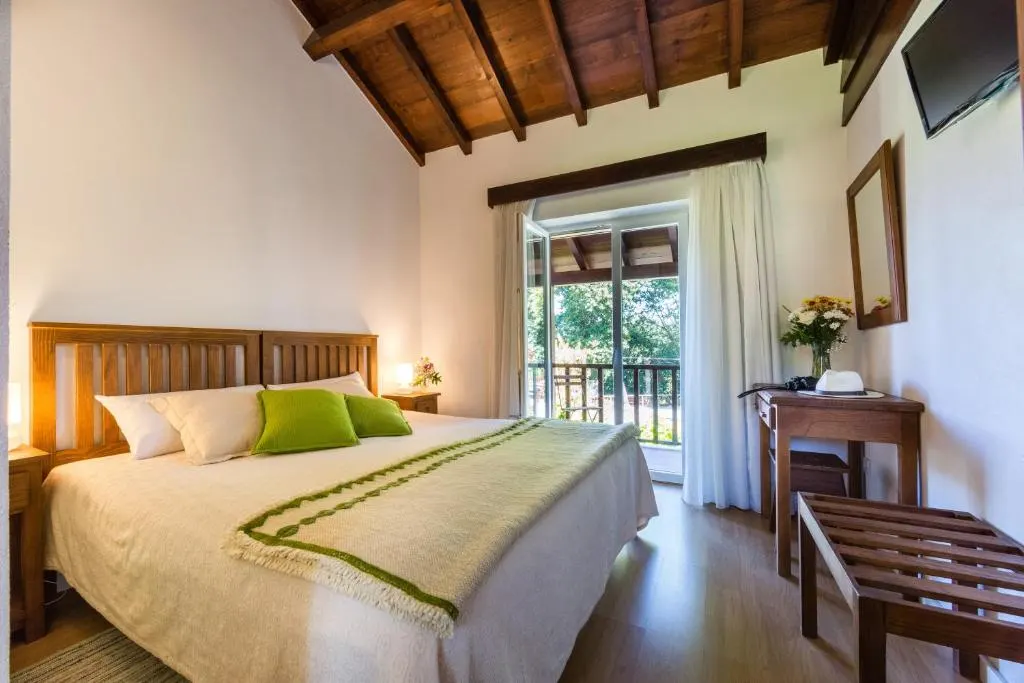 Chambre lumineuse de la Quinta, ouverte sur la nature